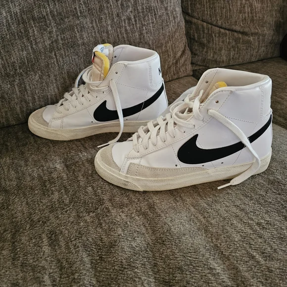 Nike White Sneakers - Picture 1 of 6